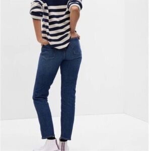 Gap Cheeky Straight High Rise Size 25